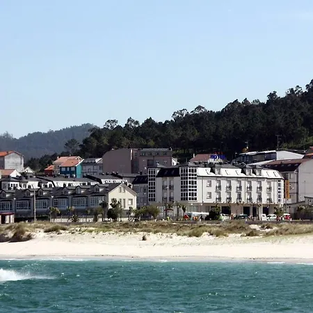 Playa De 3*