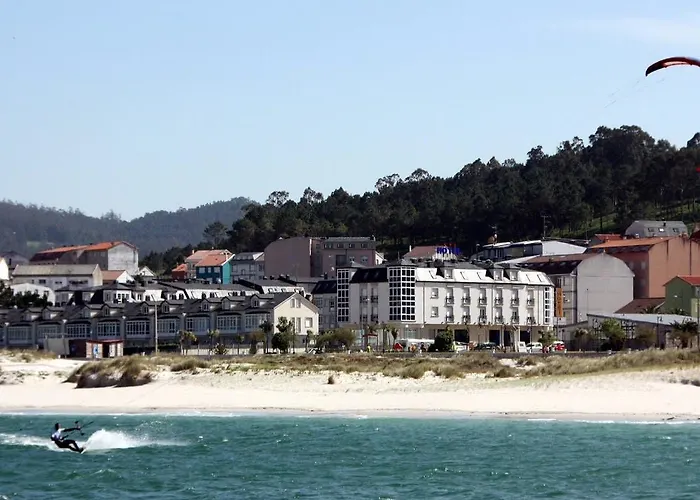 Playa De 3*